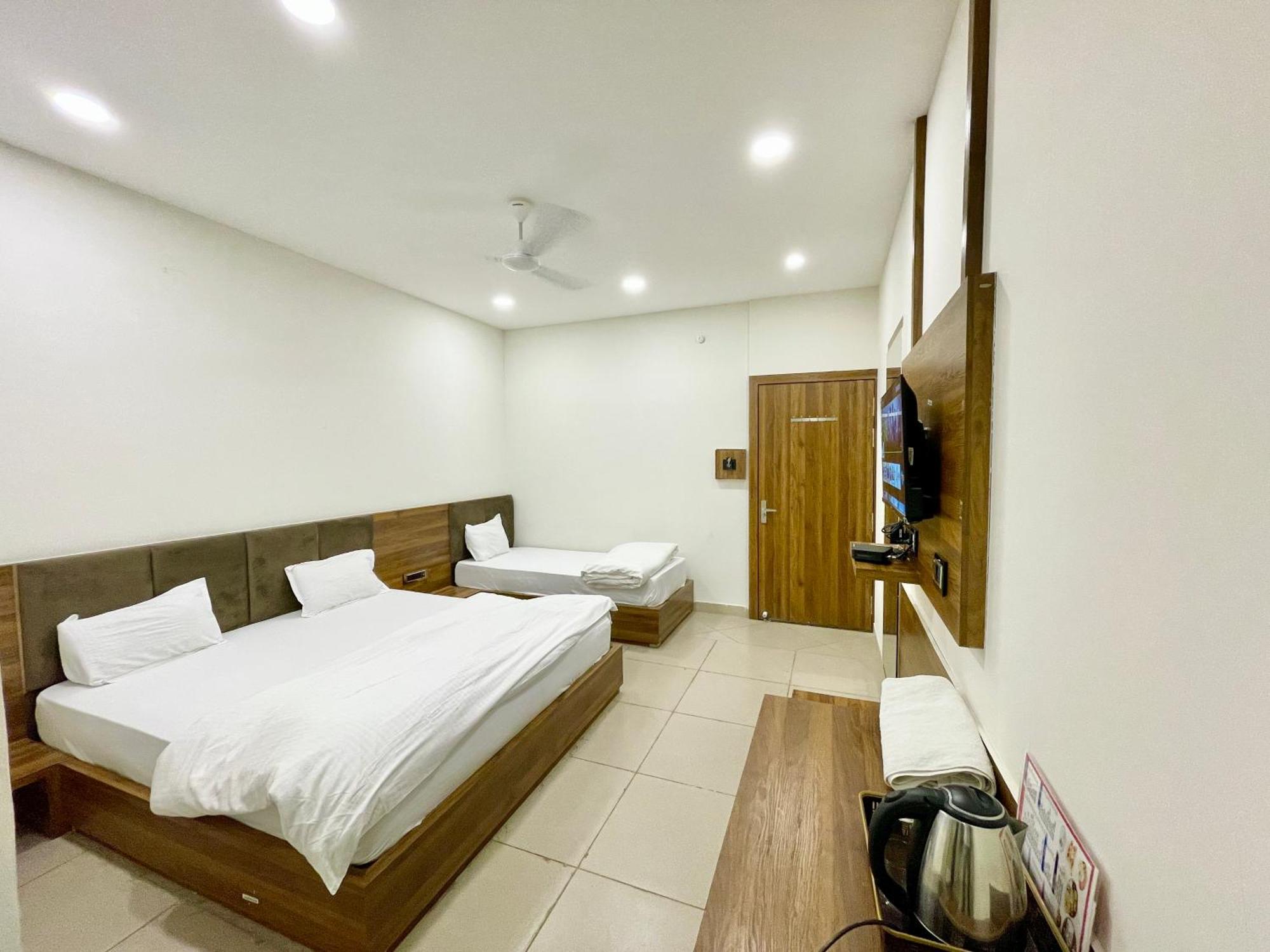 Xxxx Hotel *
