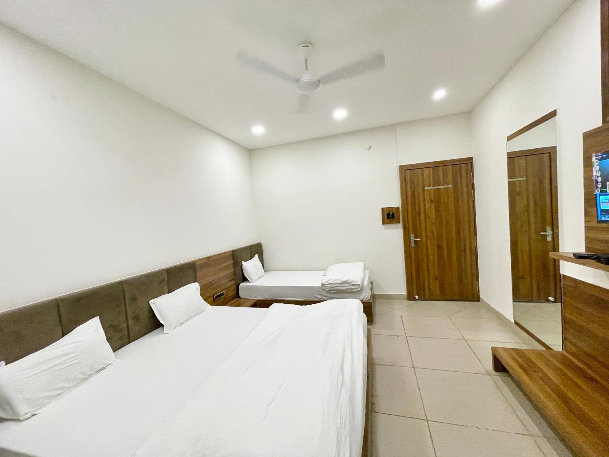 Hotel Xxxx Varanasi
