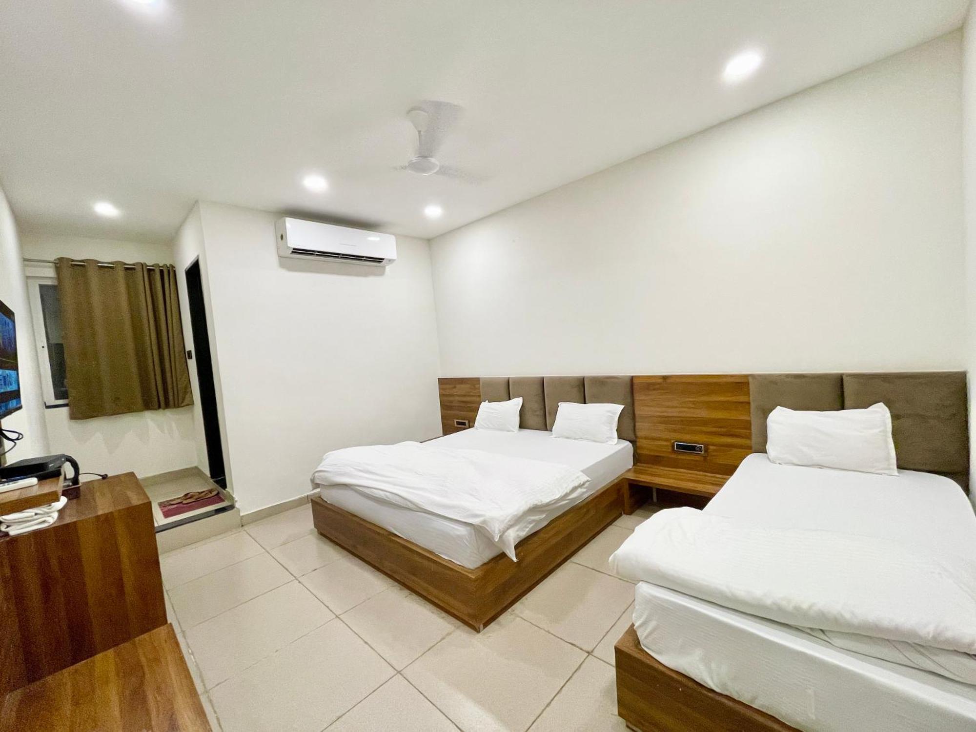 Hotel Xxxx Varanasi